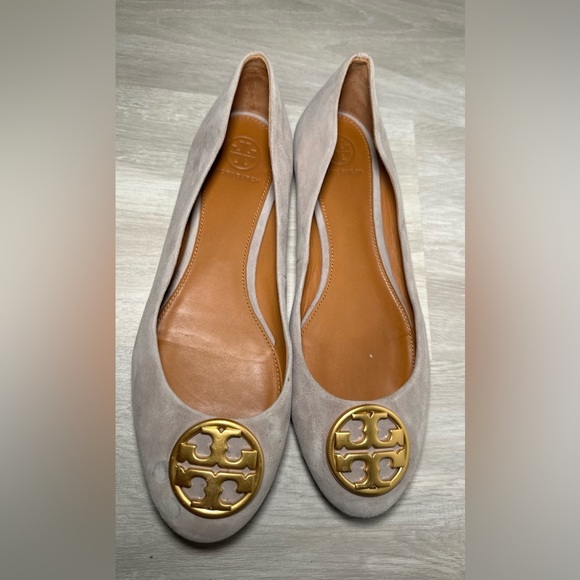 Tory Burch Womens Gray With Gold Emblem Leather Ballet Flats Shoes Sz 9 - Picture 7 of 16